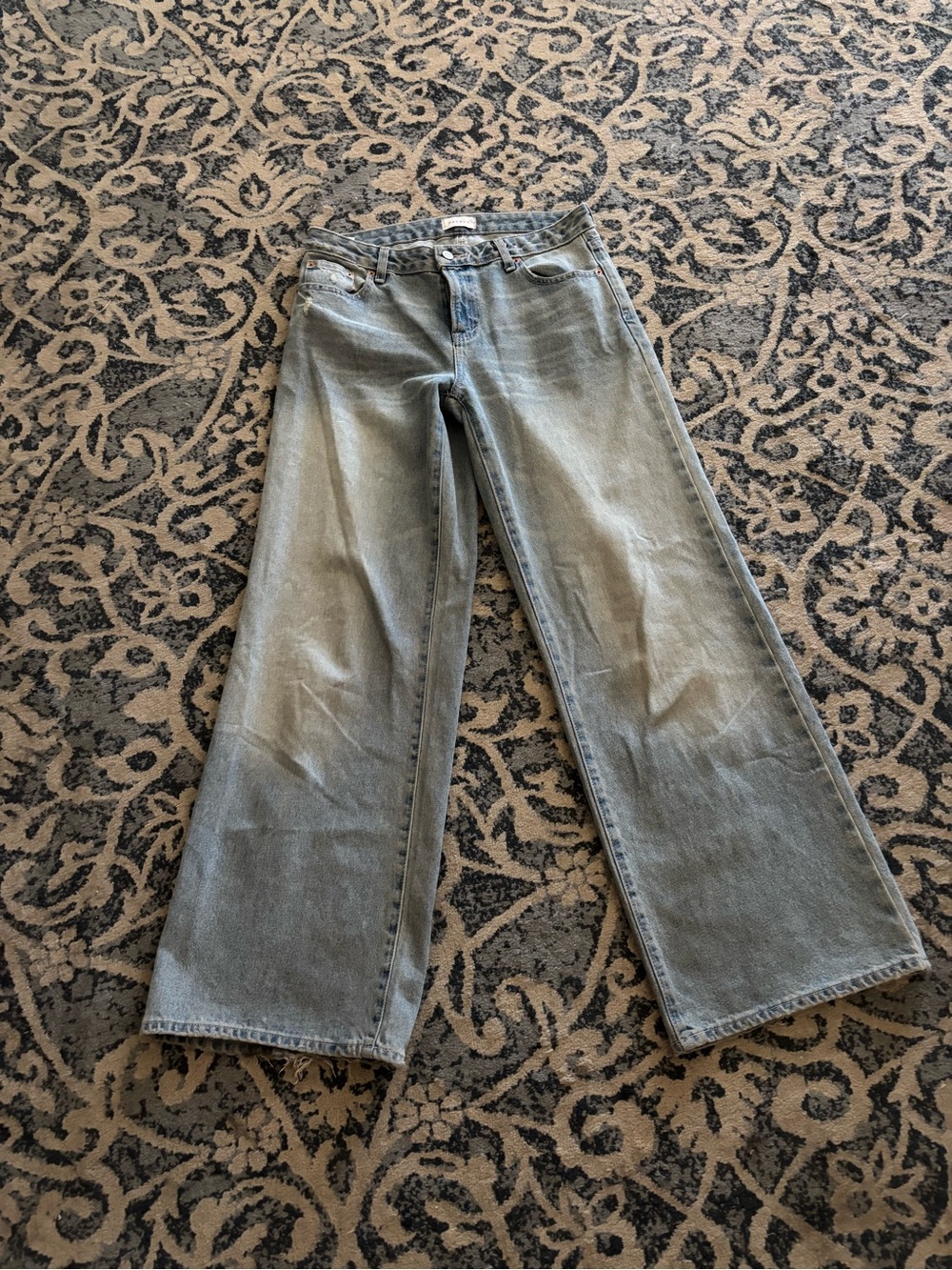 PacSun Light Wash Wide-Leg Jeans 👖